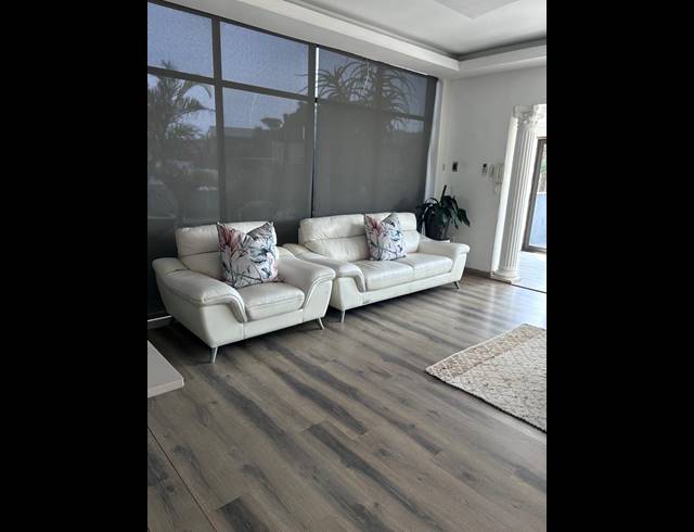 9 BEDROOM HOUSE FOR SALE IN BLUFF